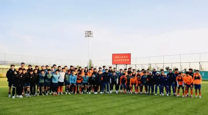 泰山B队与泰安天贶完成全运前关键热身 两队各遣两套阵容并加练点球