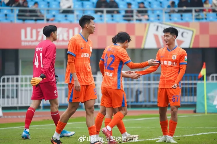 中乙收官泰山B队五球横扫深圳 张羽桐两分钟双响主导大胜