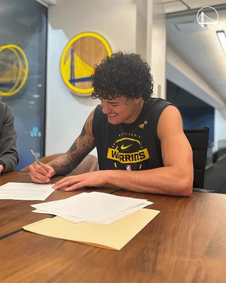 从55顺位到勇士主力 巴西独苗桑托斯增重20公斤完成转型 从55顺位到勇士主力 巴西独苗桑托斯增重20公斤完成转型