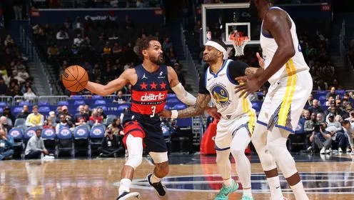 勇士终结五连败送奇才十二连败 波津复出砍30分 特雷·杨伤退 勇士终结五连败送奇才十二连败 波津复出砍30分 特雷·杨伤退