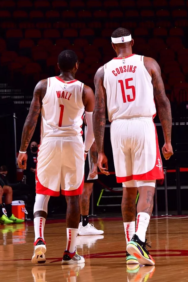 马刺25记三分创队史仍无缘历史前30 单场27记三分竟输球 马刺25记三分创队史仍无缘历史前30 单场27记三分竟输球