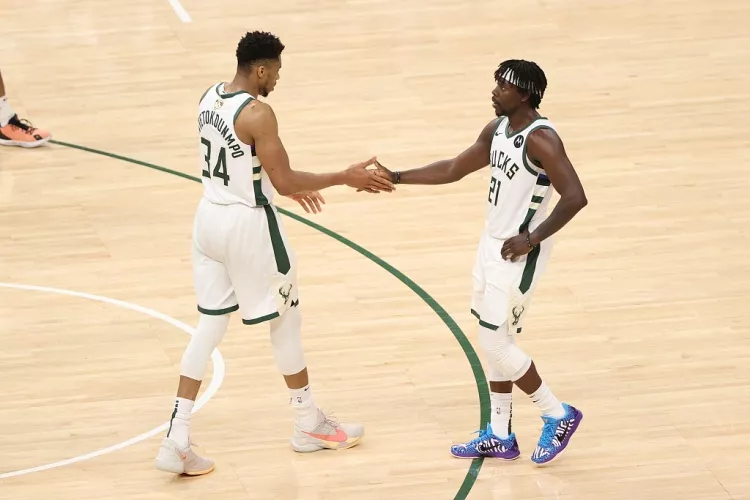 马刺25记三分创队史仍无缘历史前30 单场27记三分竟输球 马刺25记三分创队史仍无缘历史前30 单场27记三分竟输球