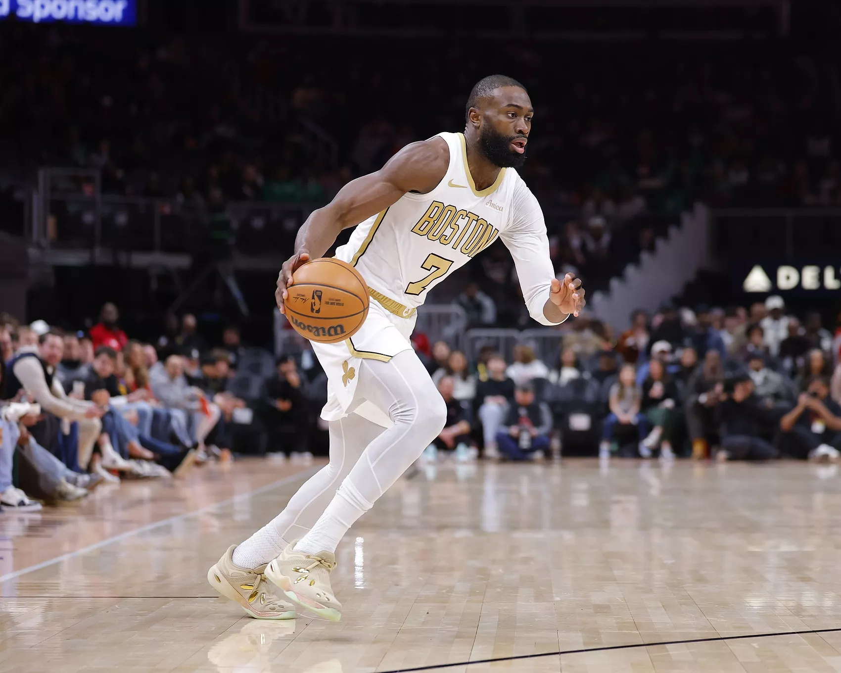 布朗21罚引太阳主帅不满 单场20+罚球已成常态 阿德巴约43罚纪录高悬 布朗21罚引太阳主帅不满 单场20+罚球已成常态 阿德巴约43罚纪录高悬