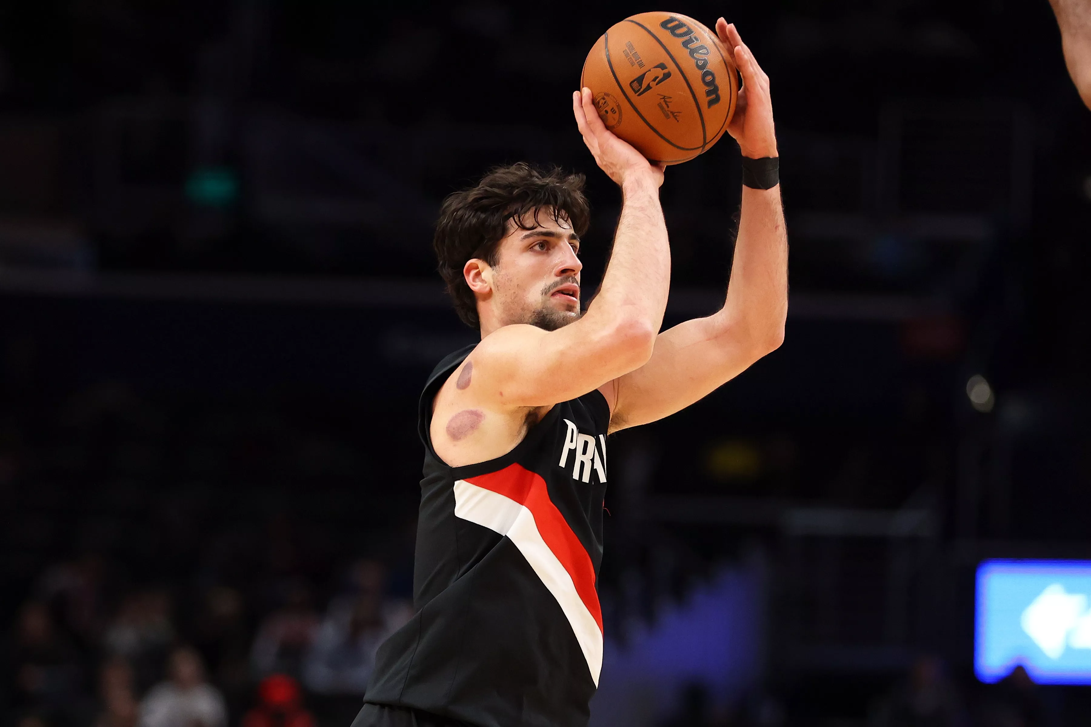 阿夫迪亚寄语国际球员:持续追梦 期待香港球员登陆NBA 阿夫迪亚寄语国际球员:持续追梦 期待香港球员登陆NBA