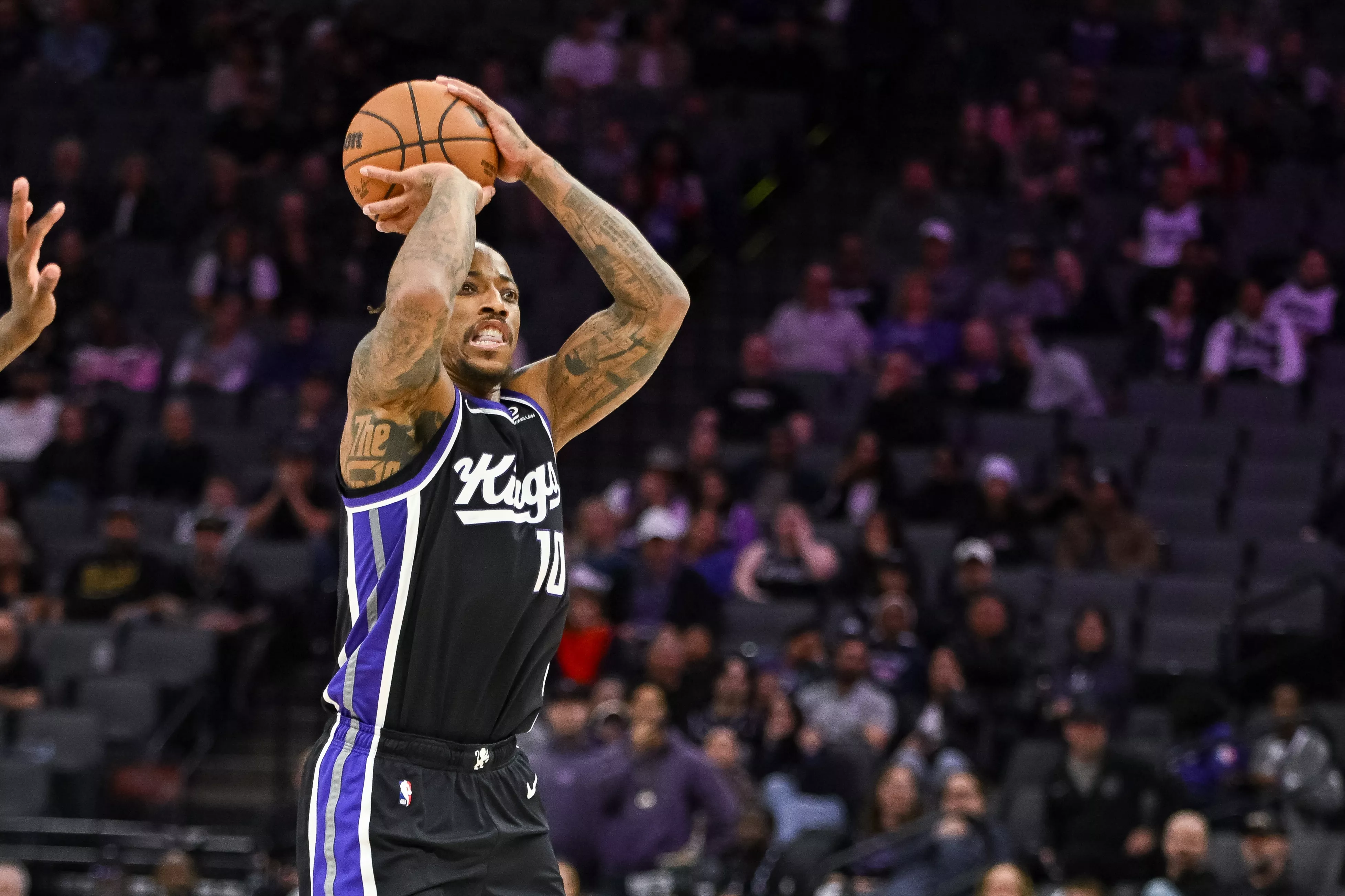 布朗21罚引太阳主帅不满 单场20+罚球已成常态 阿德巴约43罚纪录高悬 布朗21罚引太阳主帅不满 单场20+罚球已成常态 阿德巴约43罚纪录高悬