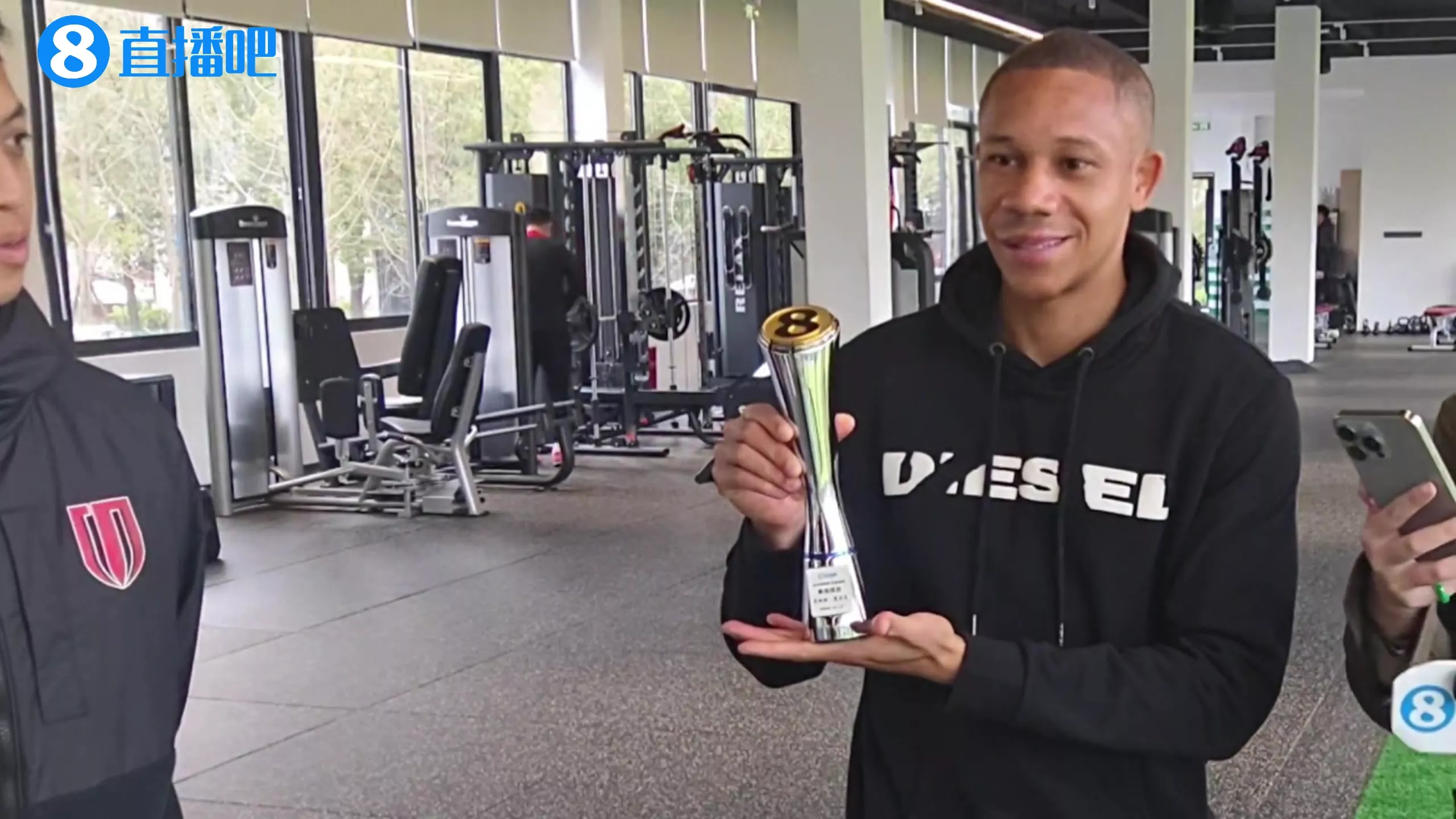 韦林顿·席尔瓦带伤双响当选首轮最佳 将荣誉归于团队 坦言关注阿森纳争冠