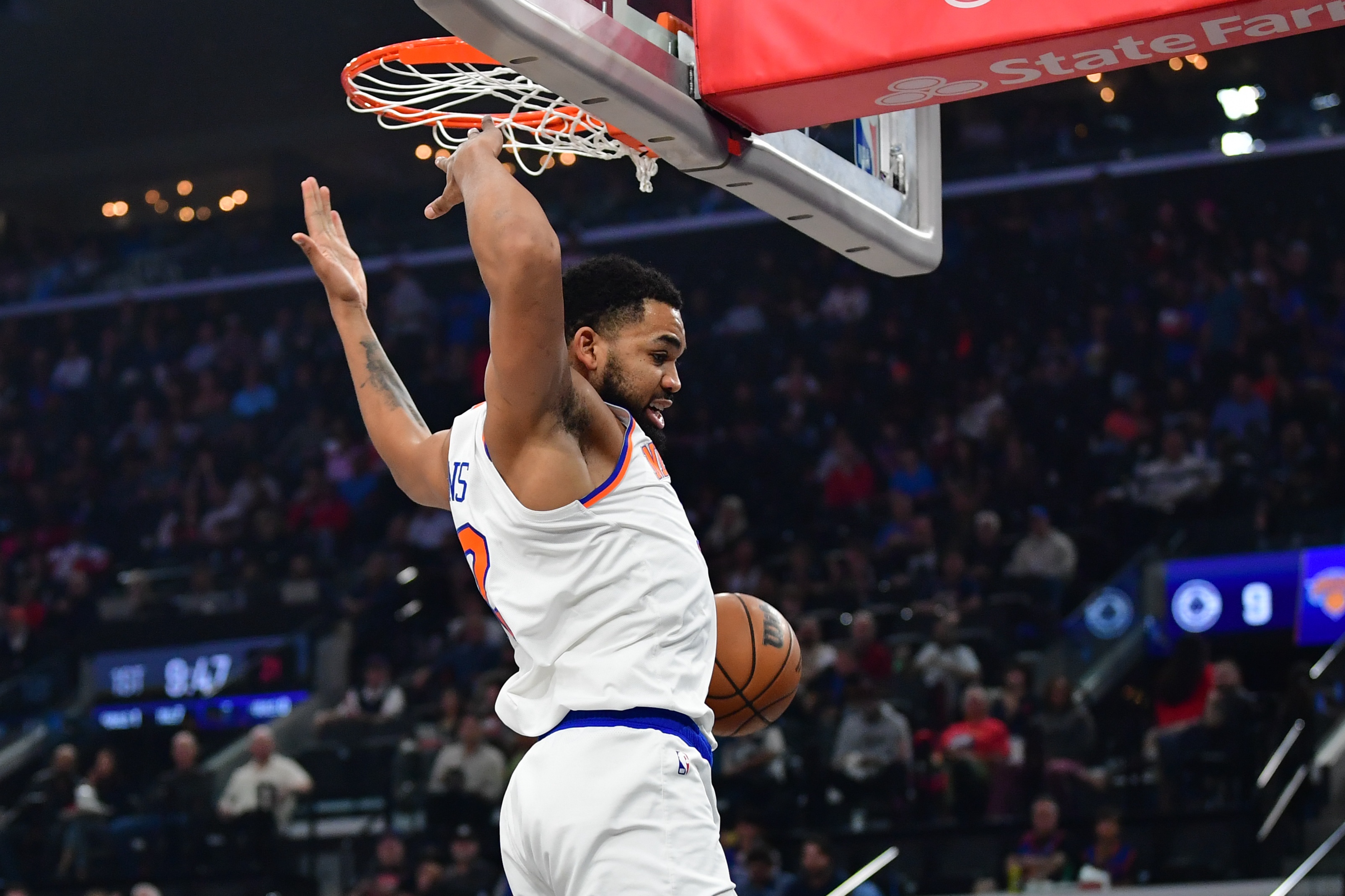 约基奇三双掘金轻取开拓者 蒙克32分国王险胜篮网