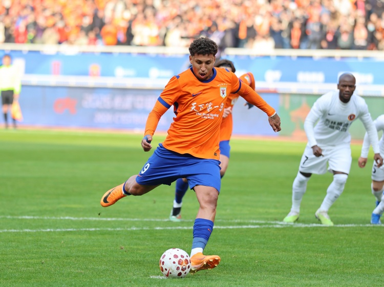 泰山高原崩盘0-4玉昆 两连胜后暴露体系脱节