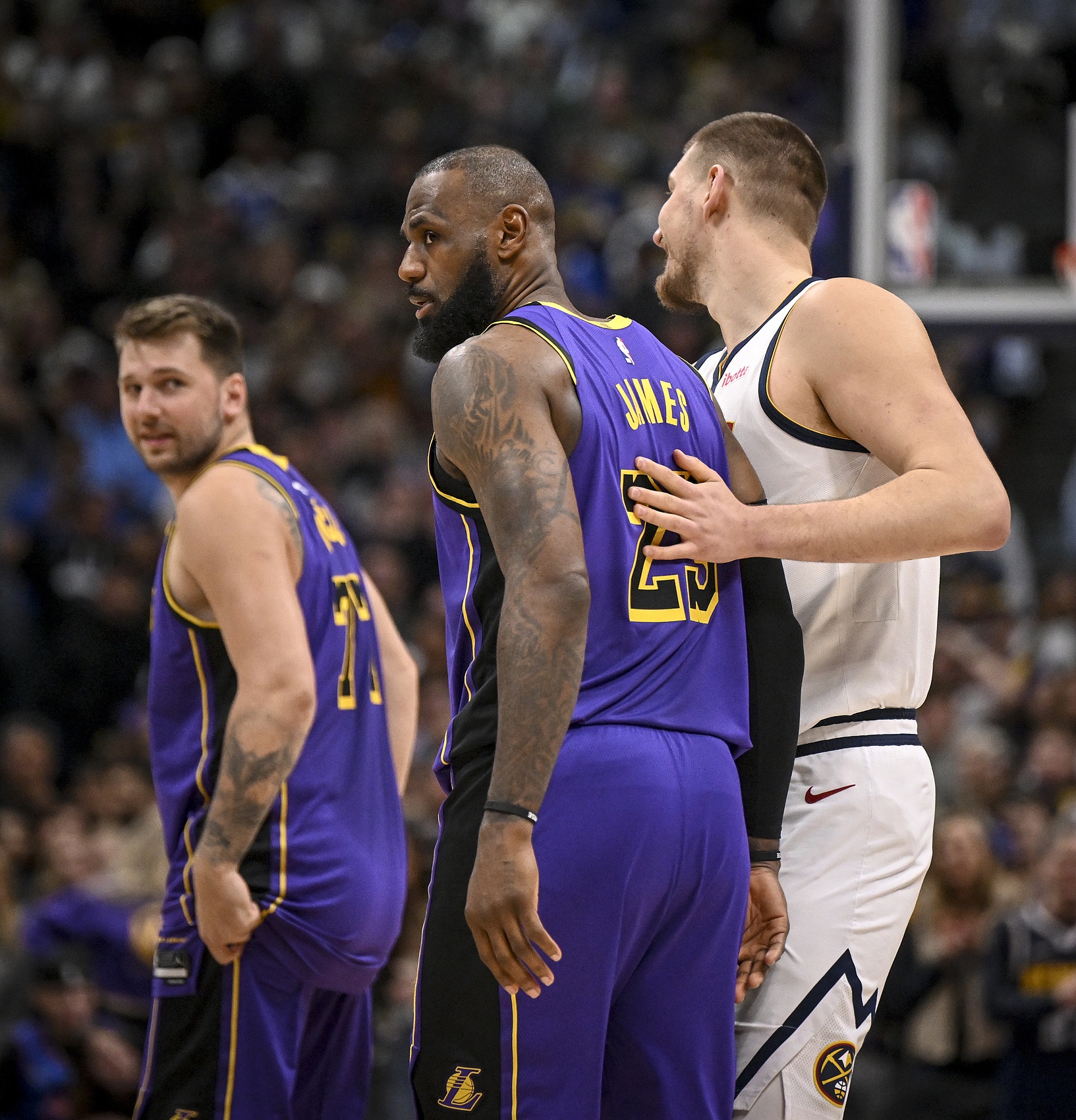 老鹰主场擒鹿延续连胜 绿军主场大胜奇才止血 老鹰主场擒鹿延续连胜 绿军主场大胜奇才止血