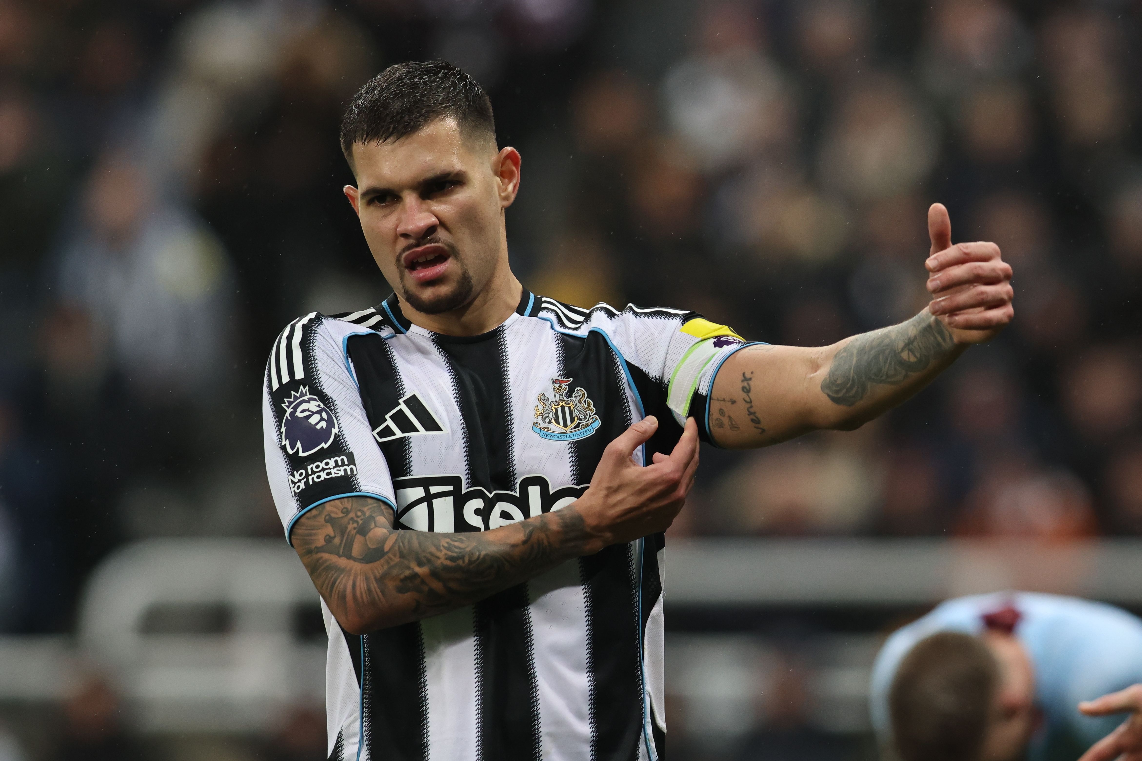 罗马诺确认曼联接触吉马良斯经纪人 转会仍处早期阶段