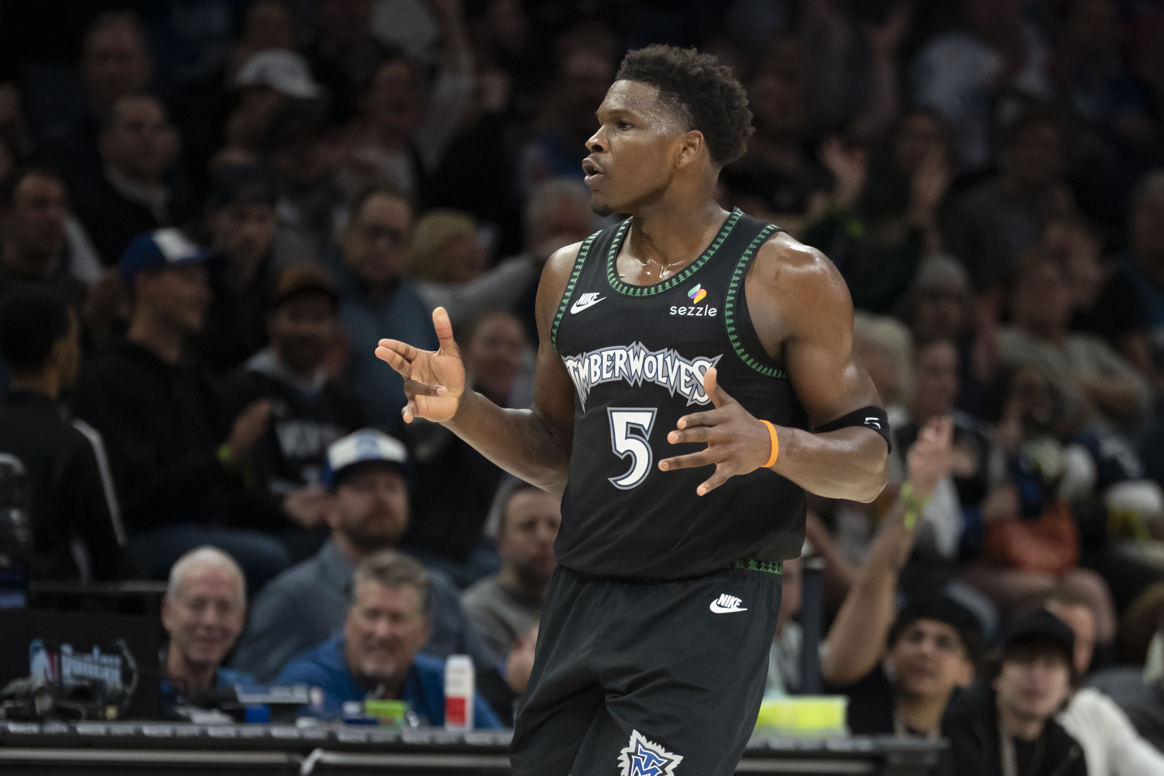 森林狼客场擒绿军终结北岸花园18年魔咒 爱德华兹缺阵团队防守制胜 森林狼客场擒绿军终结北岸花园18年魔咒 爱德华兹缺阵团队防守制胜