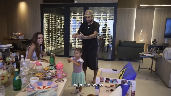 内马尔Vlog全景：落选巴西队反应 桑托斯训练日常与私人空间