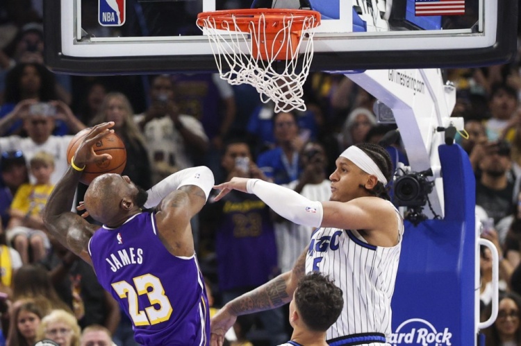 沃西谈争议判罚:对绿军打手未吹类似 需向前看 沃西谈争议判罚:对绿军打手未吹类似 需向前看