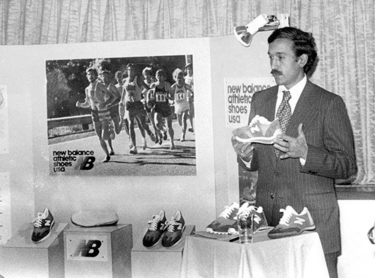 弗拉格拒耐克签New Balance 1300万合同背后的缅因州叙事