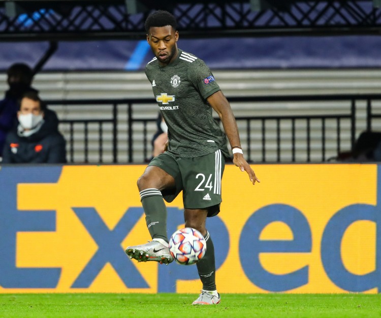 天空体育:前曼联药厂边卫福苏·门萨现身水晶宫U21训练场 天空体育:前曼联药厂边卫福苏·门萨现身水晶宫U21训练场