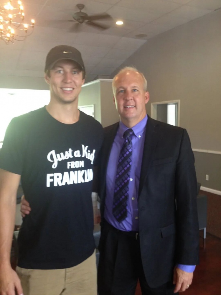 湖人新宠肯纳德 左手神射实为后天练就的右撇子 湖人新宠肯纳德 左手神射实为后天练就的右撇子