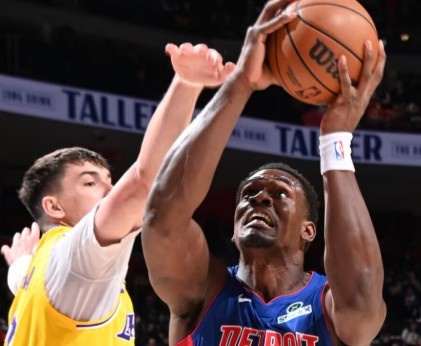 活塞终结湖人九连胜 杜伦詹金斯内外合击