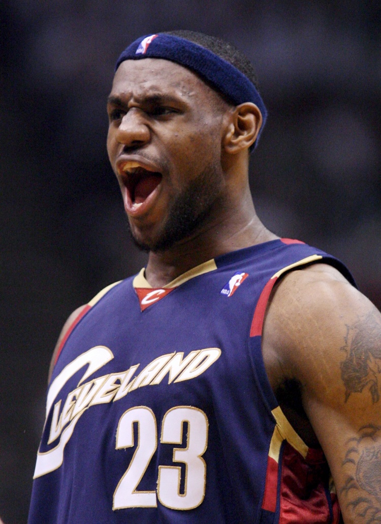 阿里纳斯复盘季后赛对位幼詹 称其螃蟹步与冲刺速度属不同维度 阿里纳斯复盘季后赛对位幼詹 称其螃蟹步与冲刺速度属不同维度