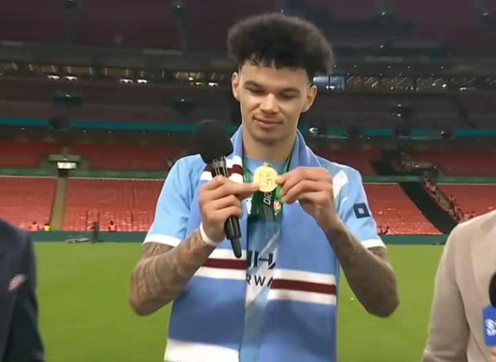 奥赖利双响定鼎联赛杯 曼城嗅到血腥味剑指联赛九分差