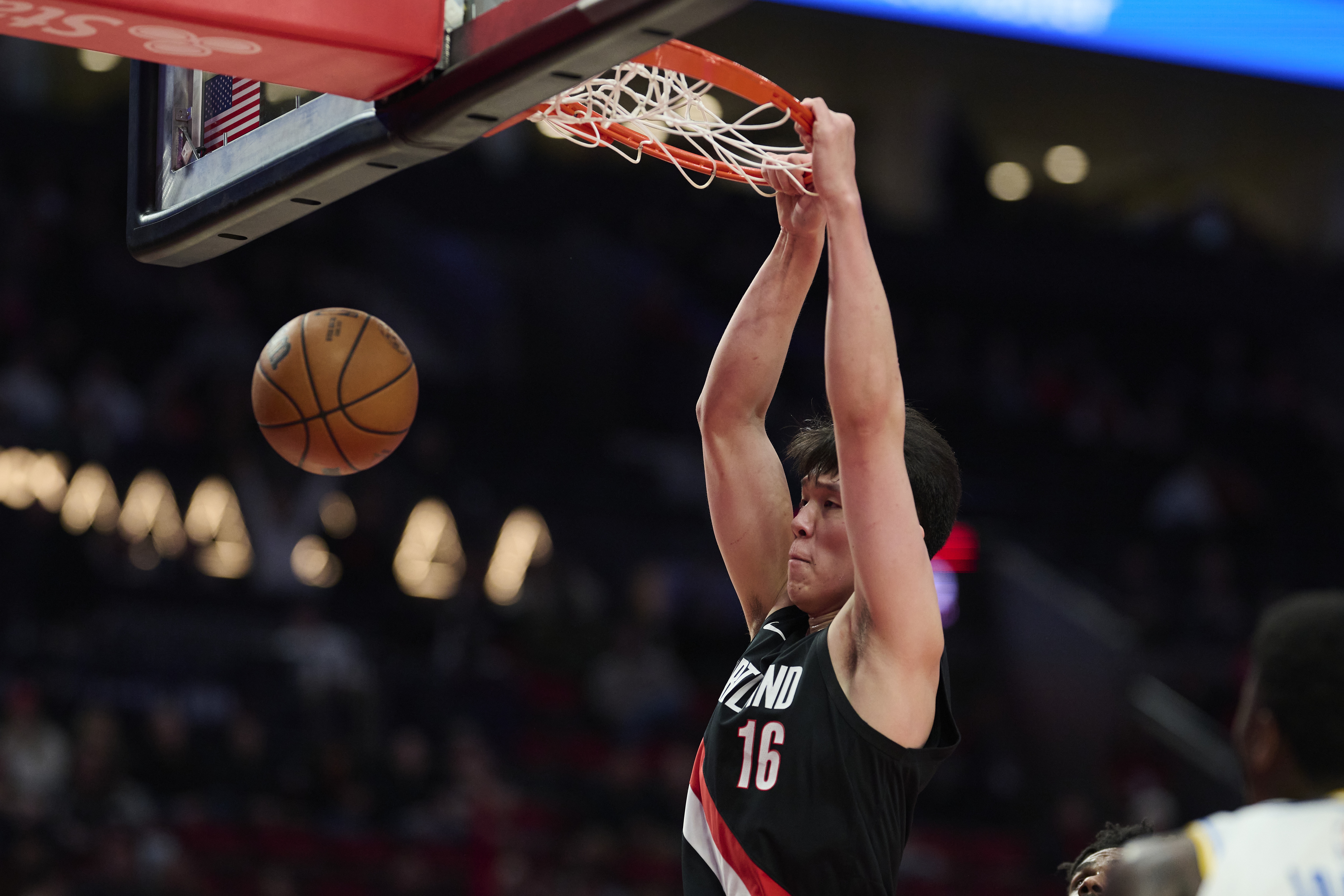 新秀首秀数据全览 贝利37分弗拉格32+9领衔 杨瀚森9分钟4+3