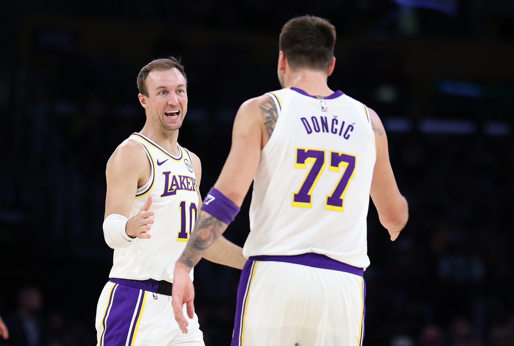 帕森斯评湖人攻防质变 肯纳德加盟与防守投入成关键