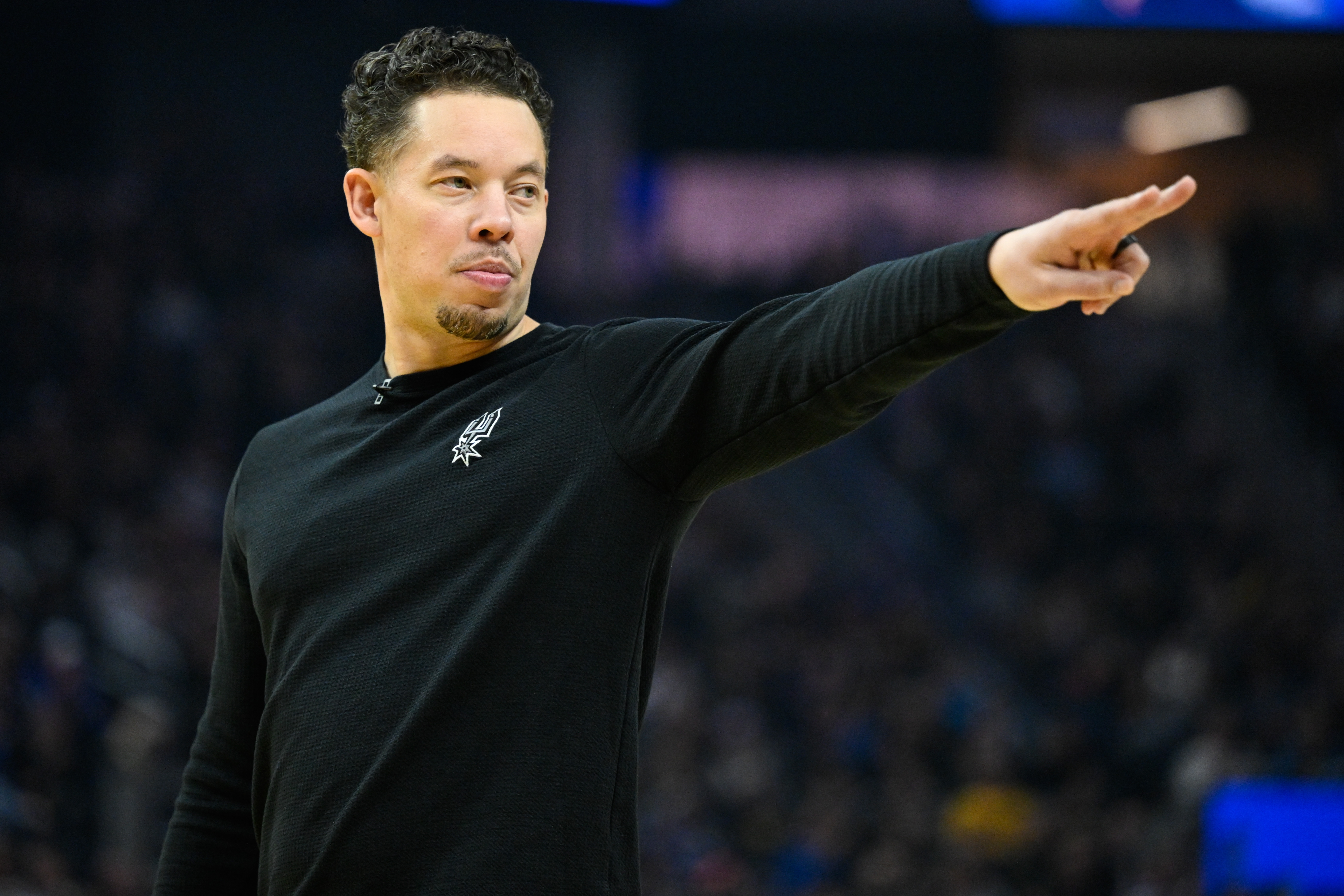 马刺锁定西南区头名 米奇强调方向正确未走捷径 马刺锁定西南区头名 米奇强调方向正确未走捷径