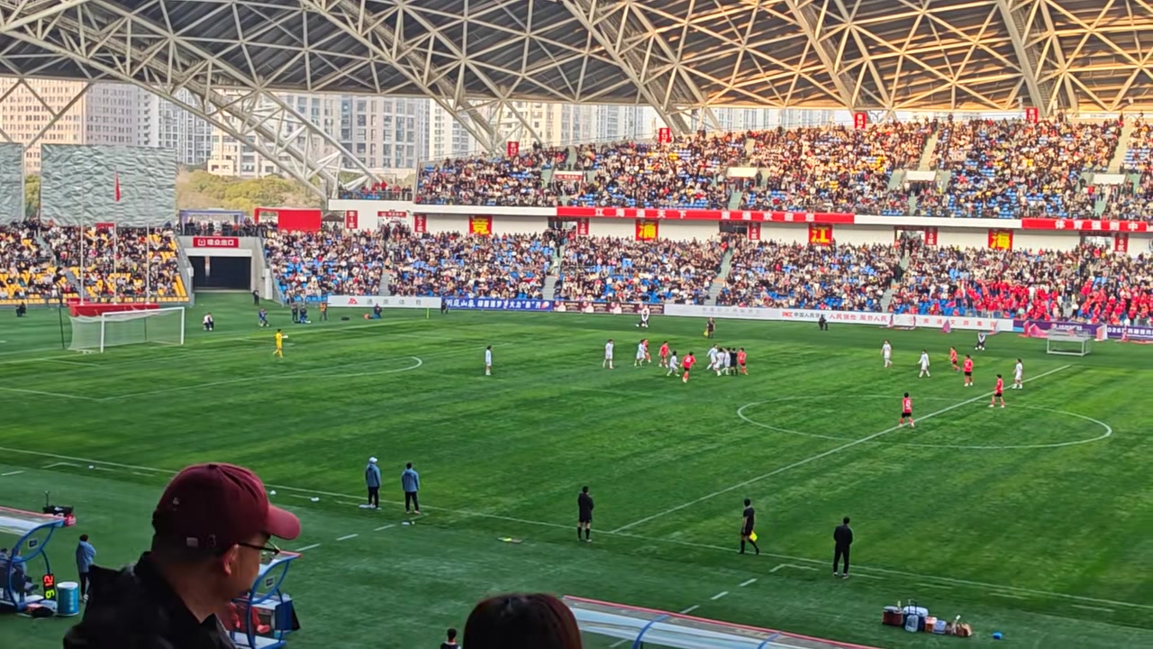 江苏足协重拳出击 南通队四人遭停赛 苏超卫冕前景蒙阴影 江苏足协重拳出击 南通队四人遭停赛 苏超卫冕前景蒙阴影