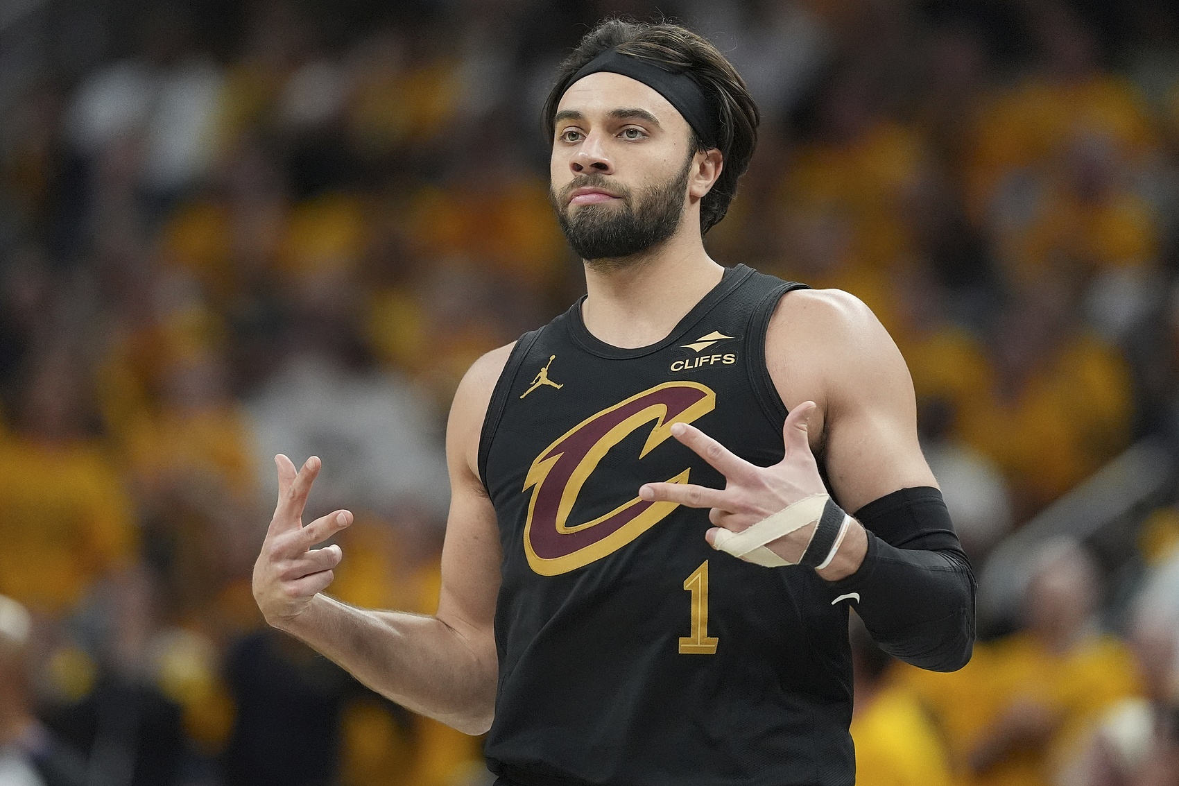 斯特鲁斯直面防守软肋 骑士更衣室接纳教练尖锐批评 斯特鲁斯直面防守软肋 骑士更衣室接纳教练尖锐批评