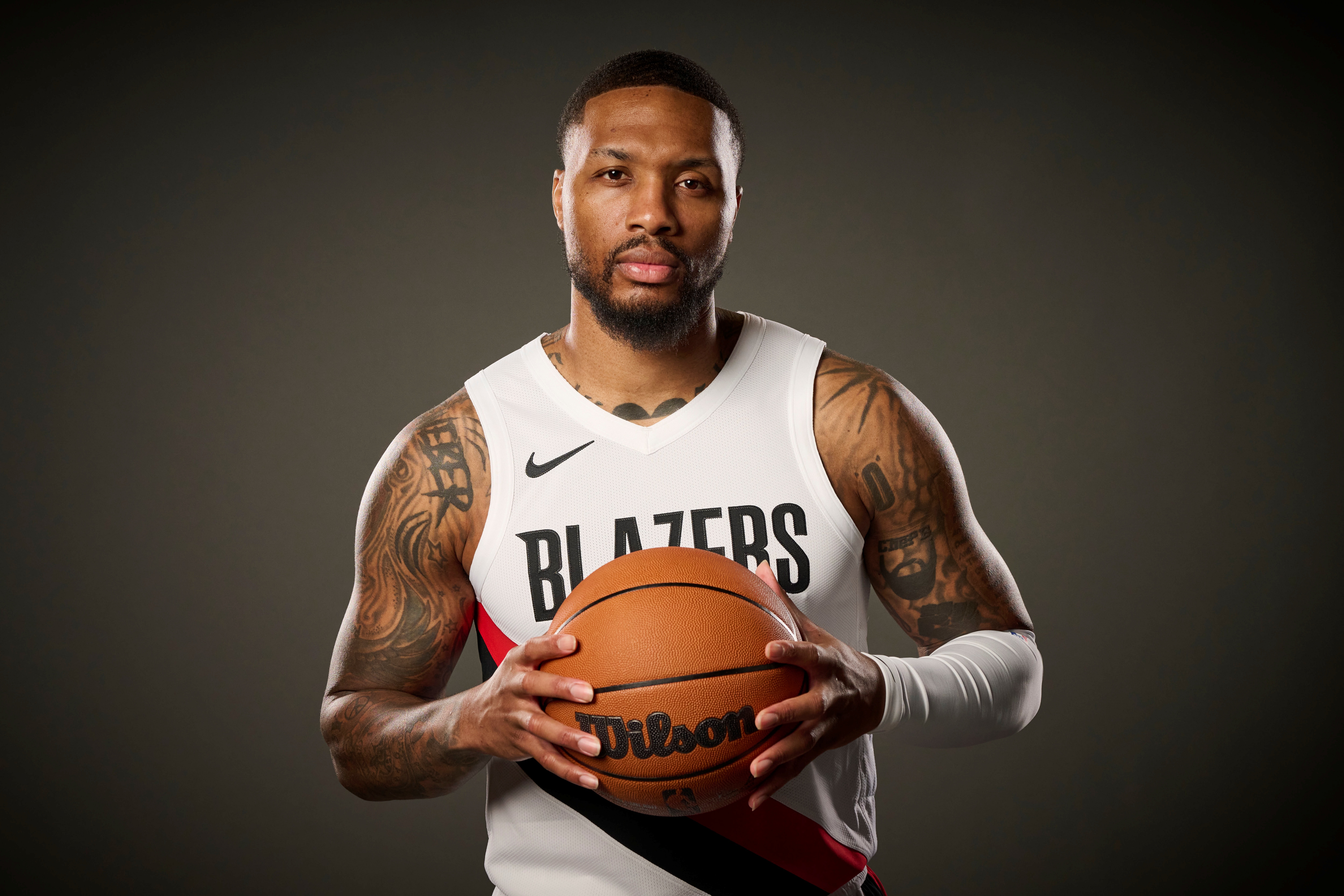 贝弗利播客炮轰利拉德名人堂资格 冠军论引争议 贝弗利播客炮轰利拉德名人堂资格 冠军论引争议