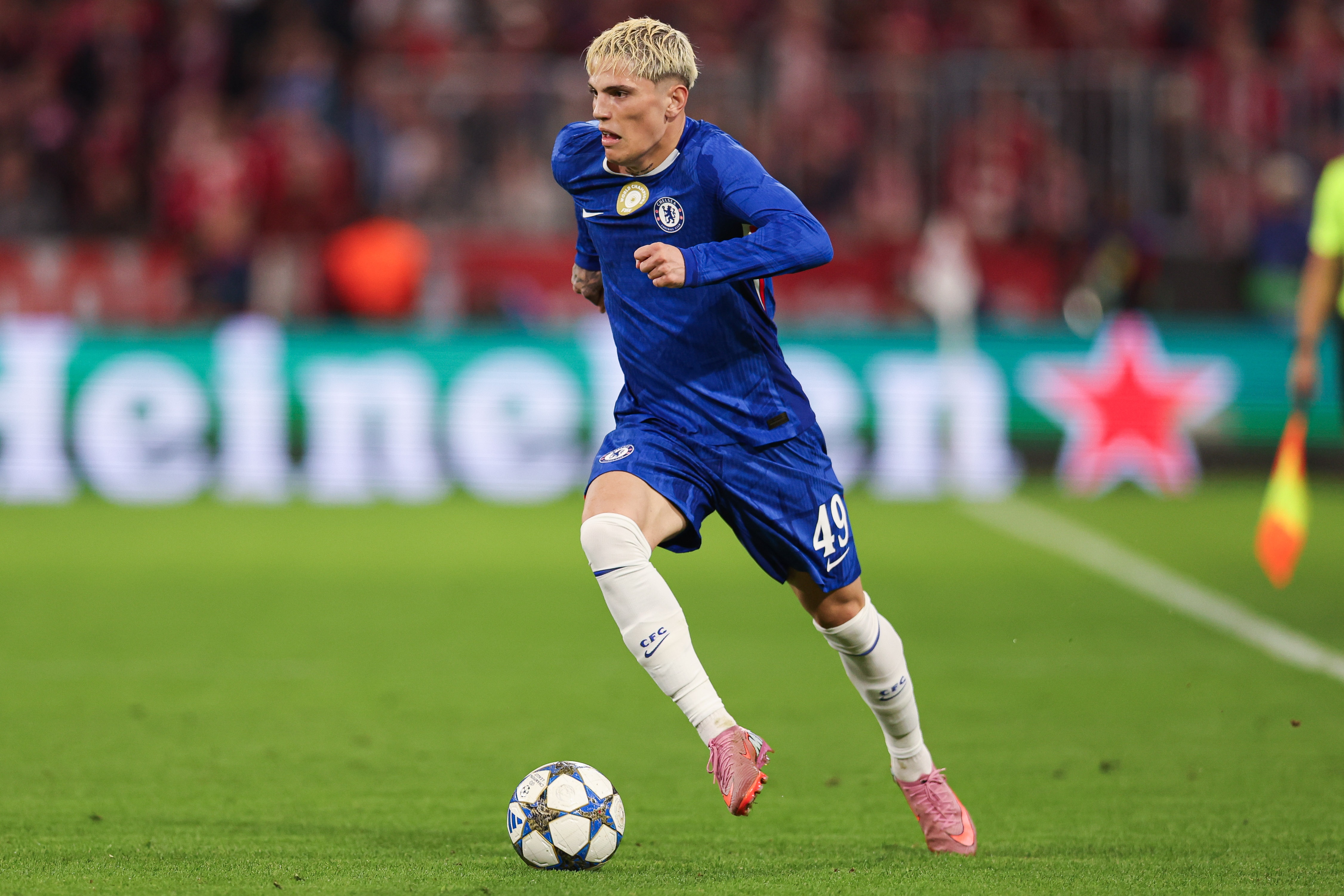 前曼联首席球探布朗：切尔西对加纳乔表现与态度不满