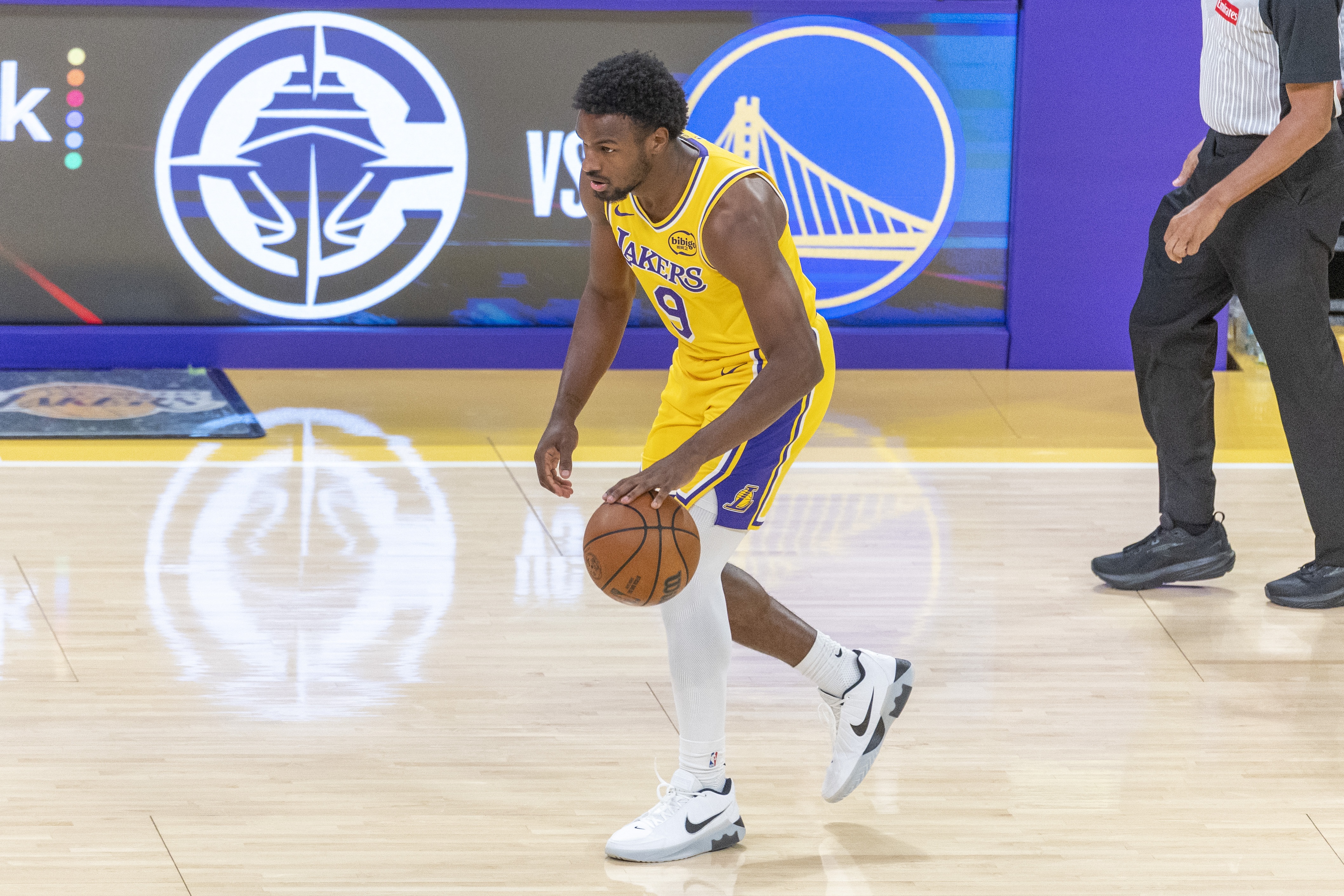 里夫斯评布朗尼关键跳投 称其只需经验积累