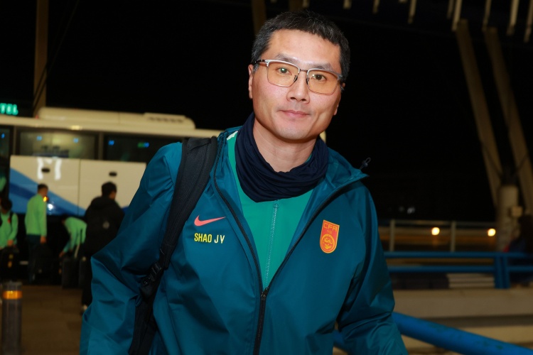 邵佳一专访直面世界杯目标 详解国足教练组现代化分工 邵佳一专访直面世界杯目标 详解国足教练组现代化分工