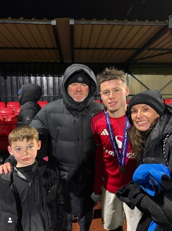 鲁尼之子凯助曼联U16问鼎 卡里克之子同队效力 鲁尼之子凯助曼联U16问鼎 卡里克之子同队效力