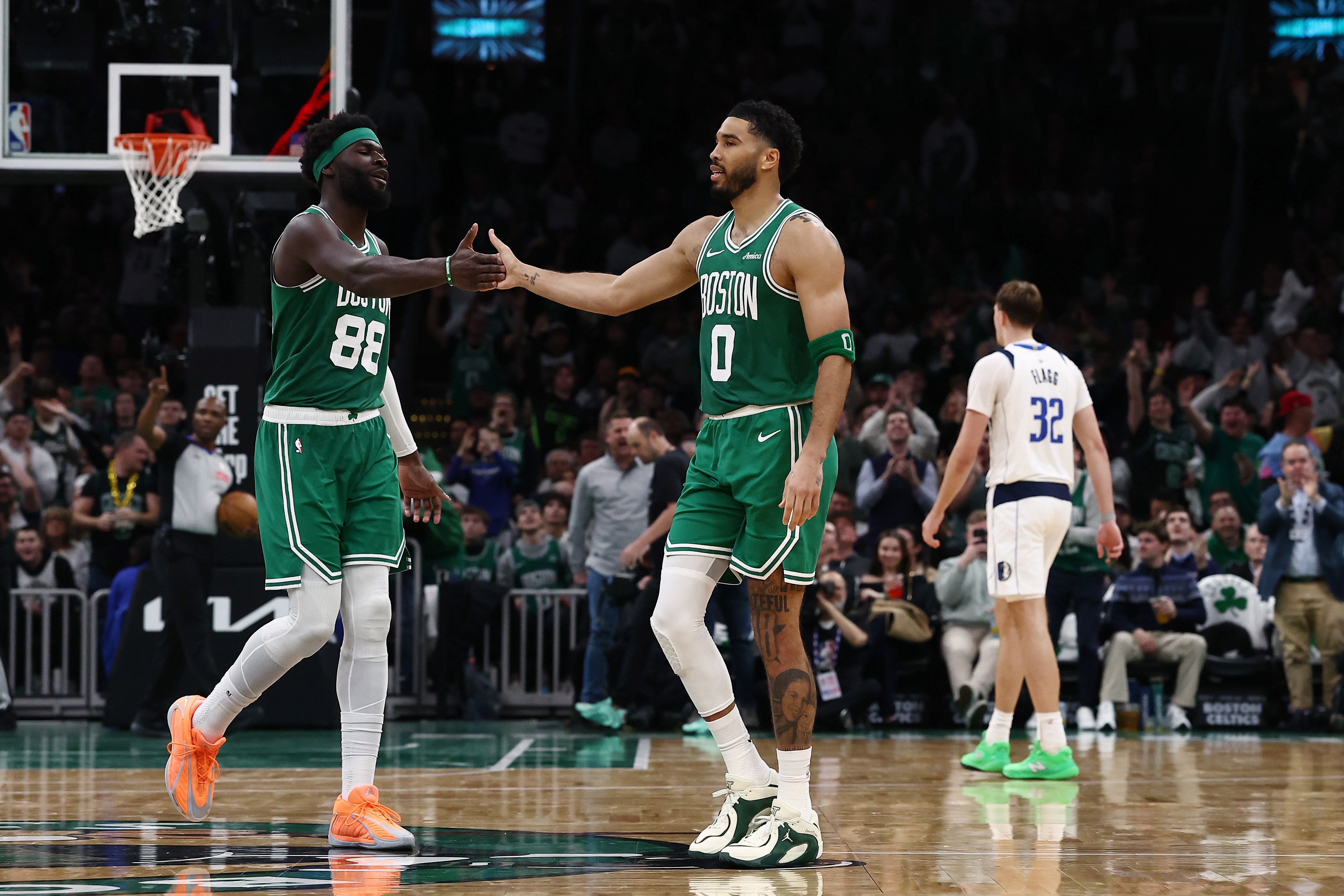 塔图姆复出激活奎塔 绿军主场终结雷霆12连胜