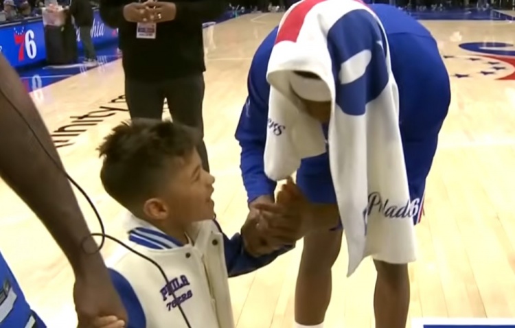 乔治复出28分6板4断 VJ高效22分成更衣室宠儿 乔治复出28分6板4断 VJ高效22分成更衣室宠儿