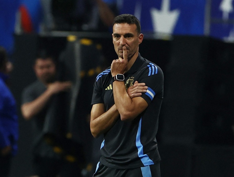 斯卡洛尼谈世界杯备战 名单开放但核心已定 警惕任何对手 斯卡洛尼谈世界杯备战 名单开放但核心已定 警惕任何对手