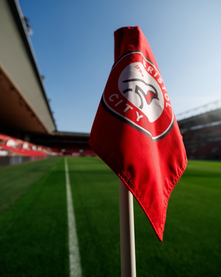 布里斯托尔城换帅 78岁霍奇森时隔44年回归救火