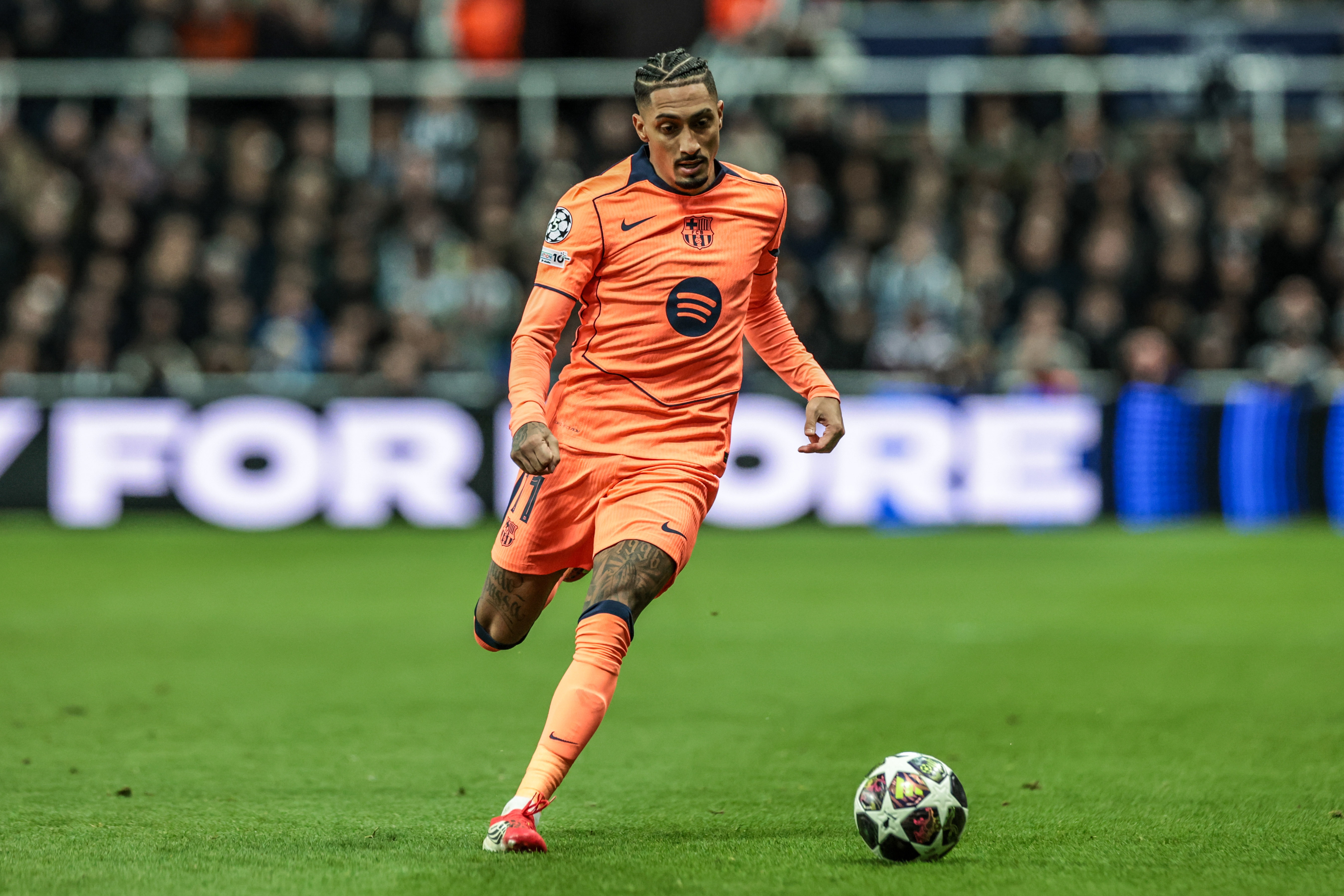 拉菲尼亚右腿股二头肌再伤 与赛季初长期缺阵为同一部位