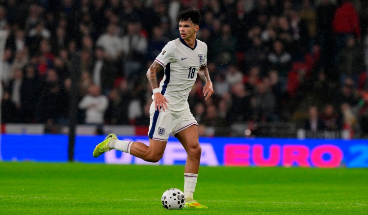 亨利评奥赖利 多面手特质获名宿激赏