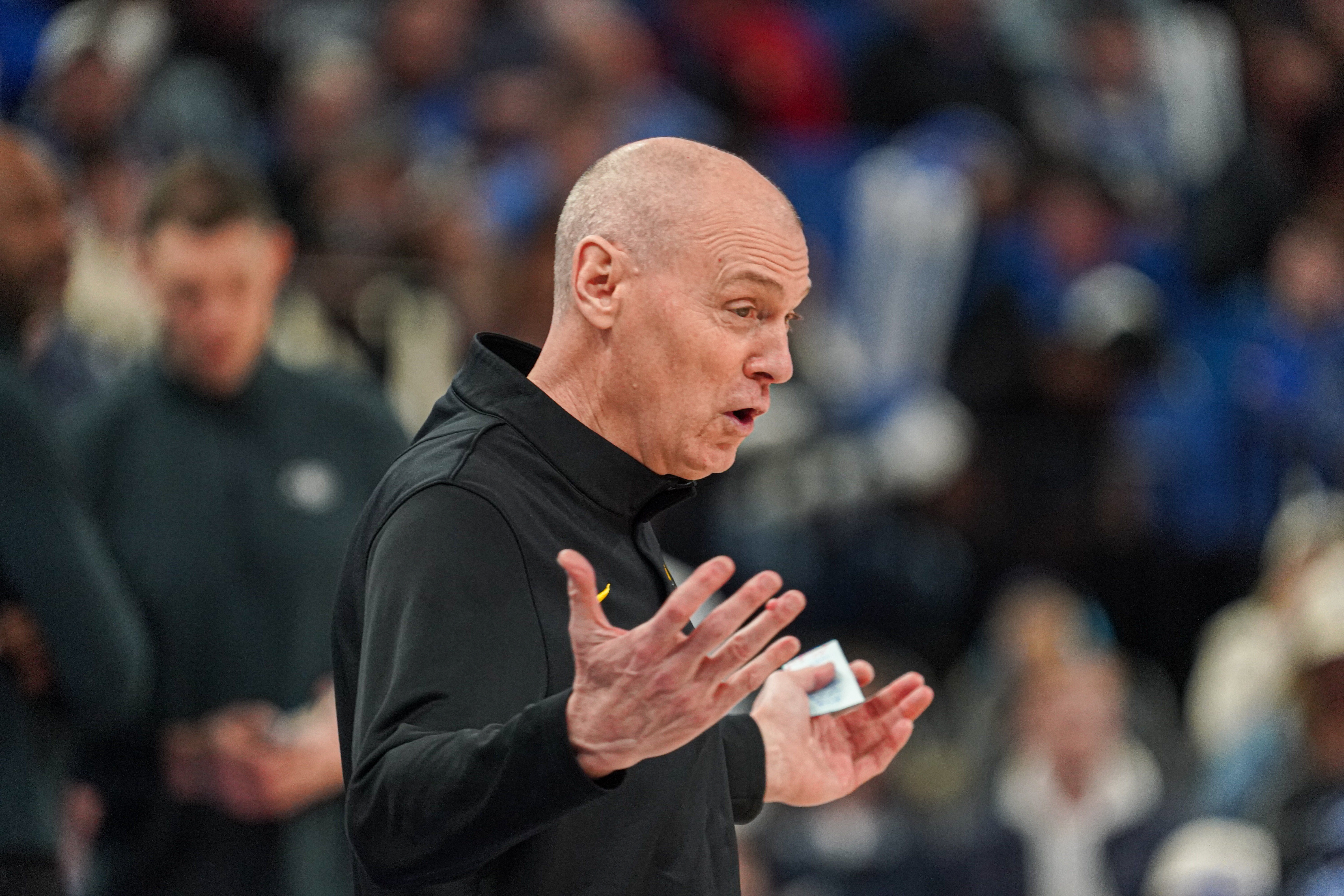 卡莱尔叹0.4秒生死时速 步行者发球入筐+两罚全铁葬送比赛