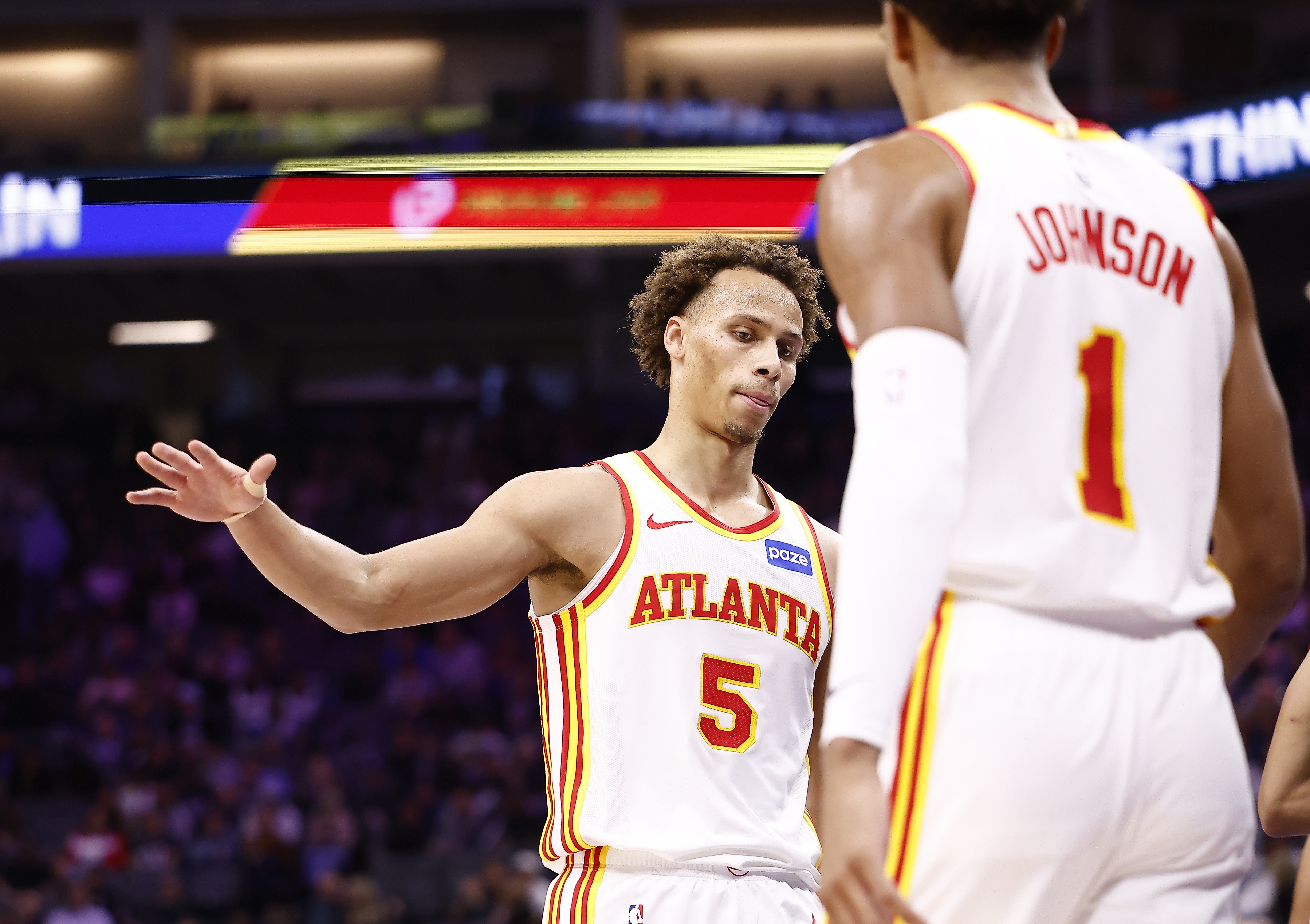 文班亚马准三双马刺七连胜 雄鹿惨败字母哥离队传闻再起 文班亚马准三双马刺七连胜 雄鹿惨败字母哥离队传闻再起