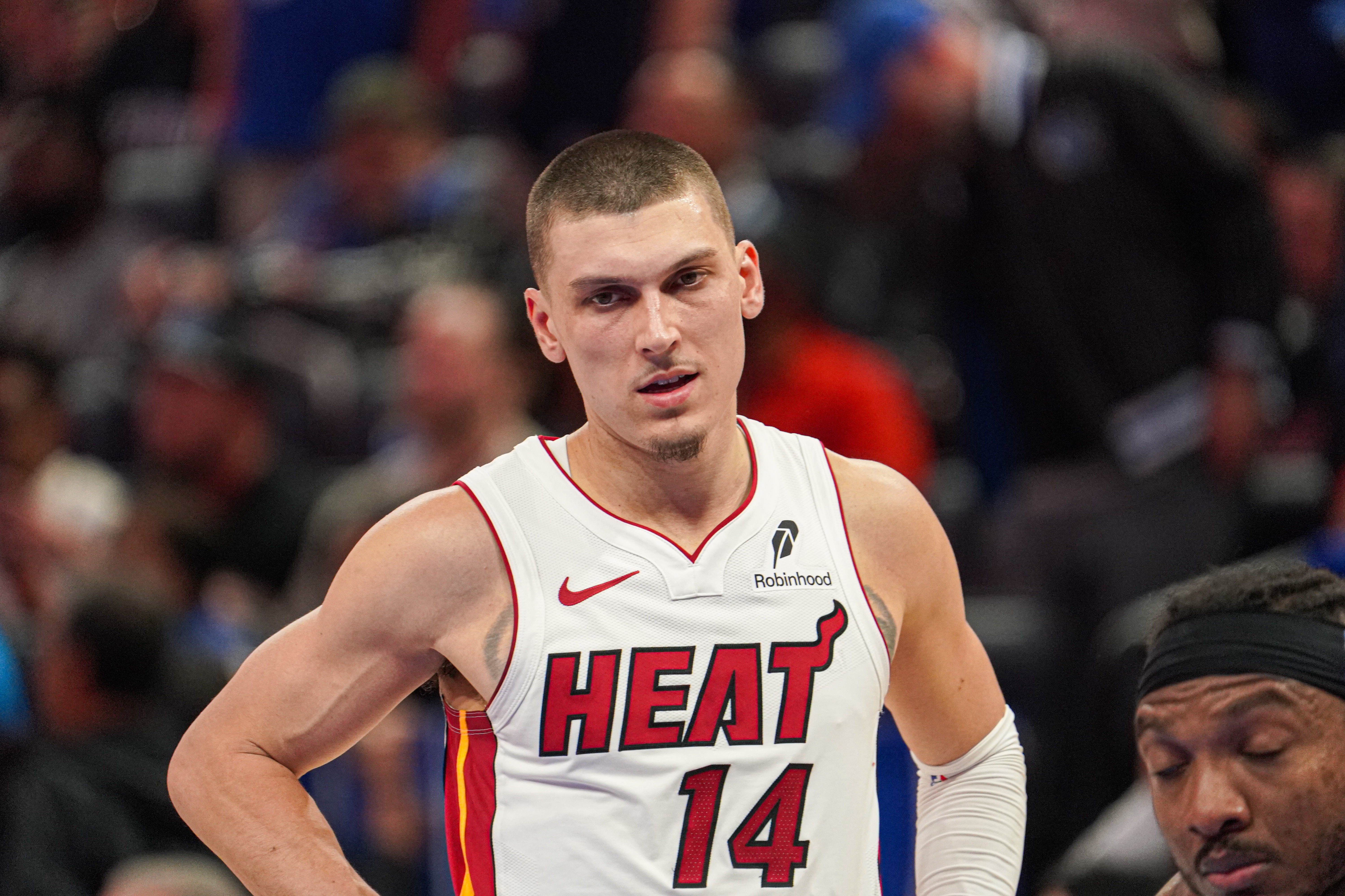 希罗坦言全队紧盯东部排名 附加赛区一日三变 希罗坦言全队紧盯东部排名 附加赛区一日三变