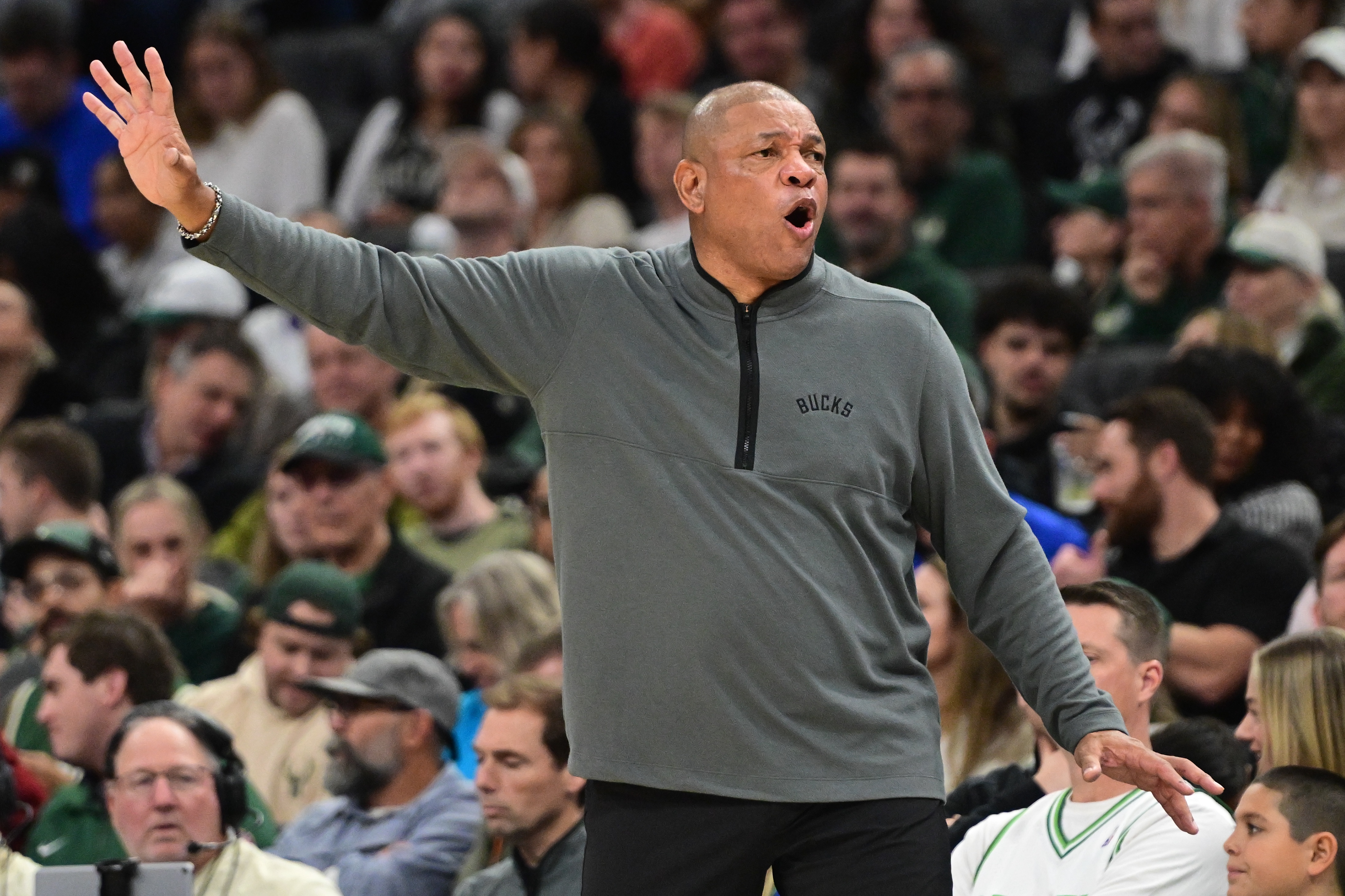 里弗斯直言文班亚马颠覆攻防逻辑 谦逊品格获主帅肯定