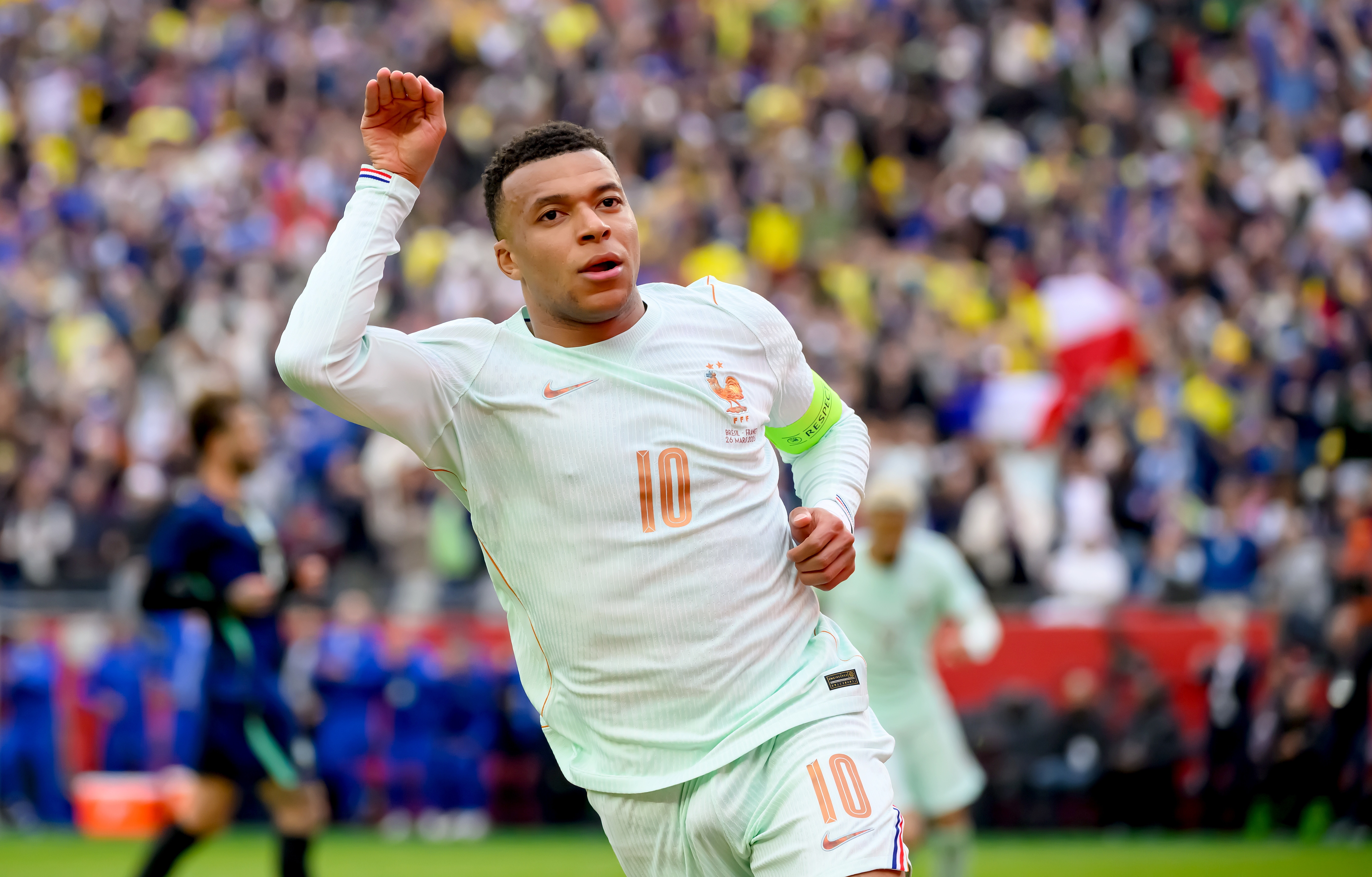 姆巴佩回应西媒质疑 直言为世界杯需全力助皇马争双冠