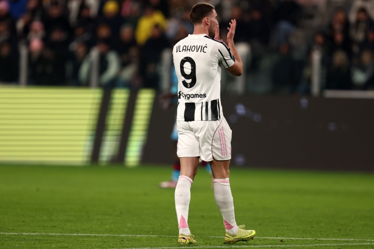 米兰夏窗寻枪名单曝光 弗拉霍维奇领衔莱万卢卡库在列