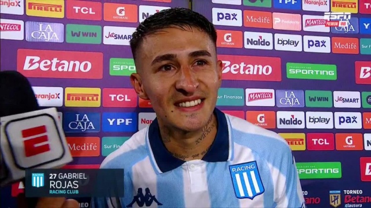 罗亚斯国家队首秀21分钟16次传球 直言梅西最棒