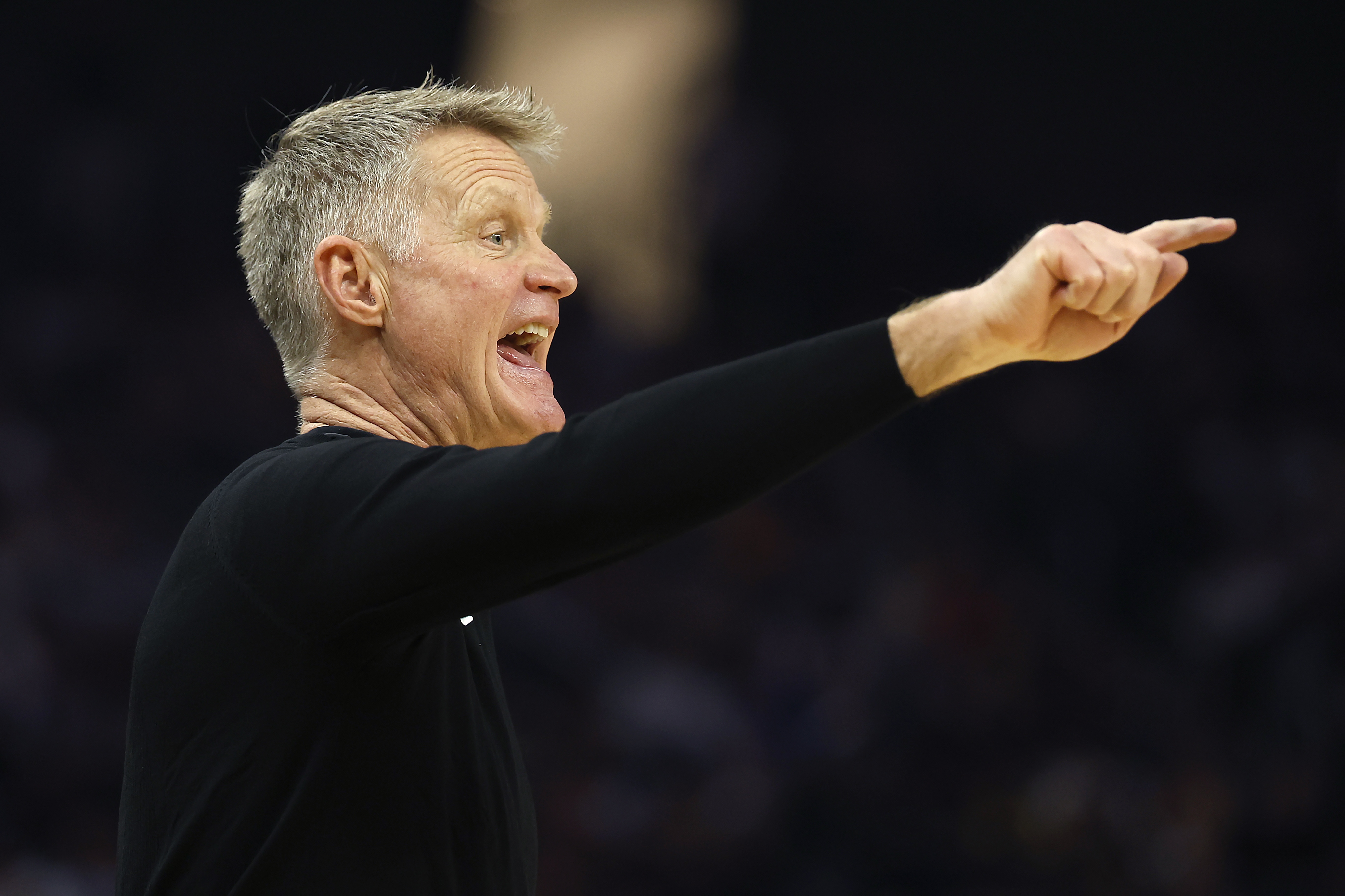 科尔直言第三节崩盘已成规律 勇士深度不足伤病影响凸显