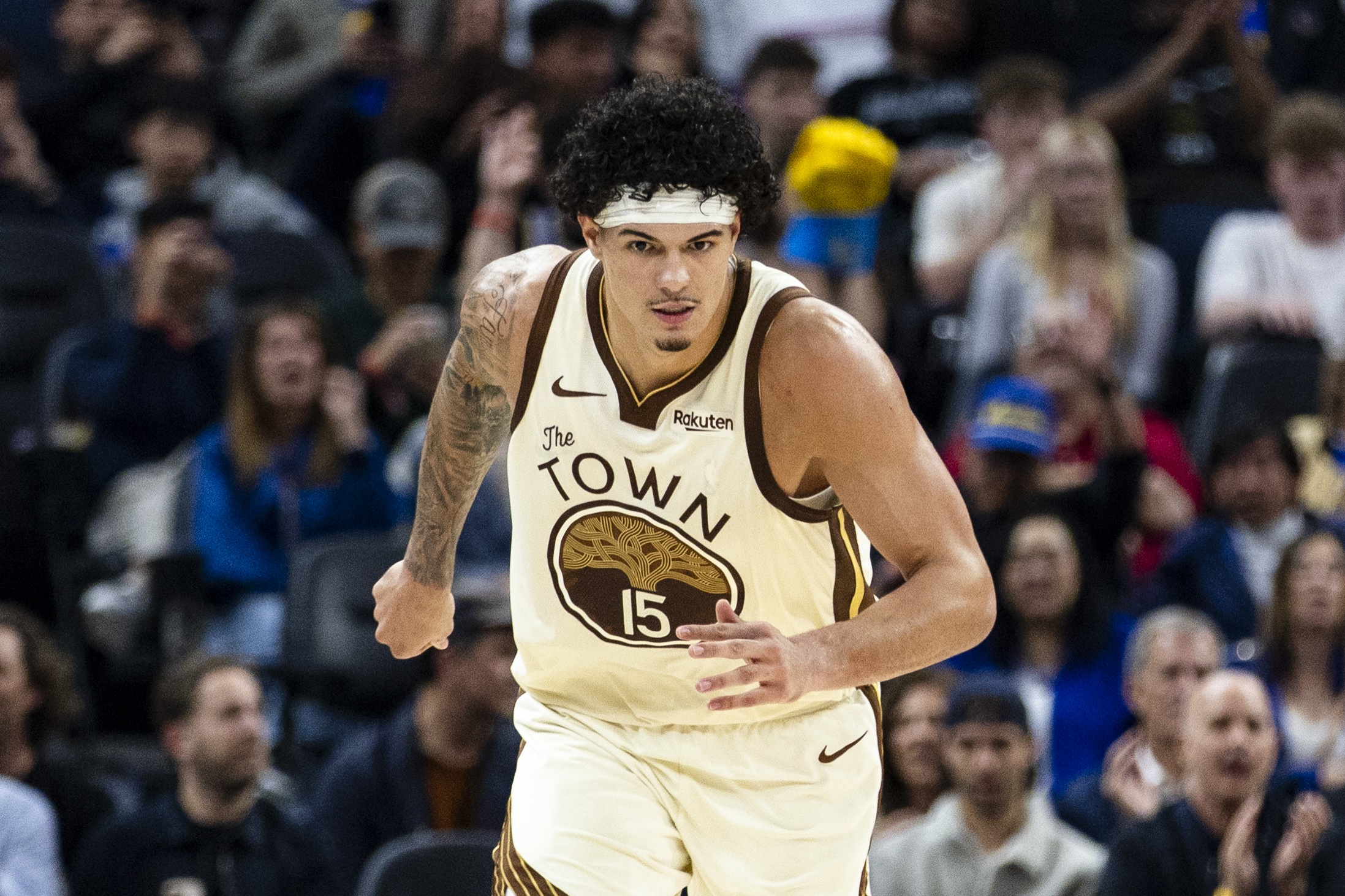 桑托斯32分钟9+10难掩效率低迷 勇士替补席贡献有限 桑托斯32分钟9+10难掩效率低迷 勇士替补席贡献有限