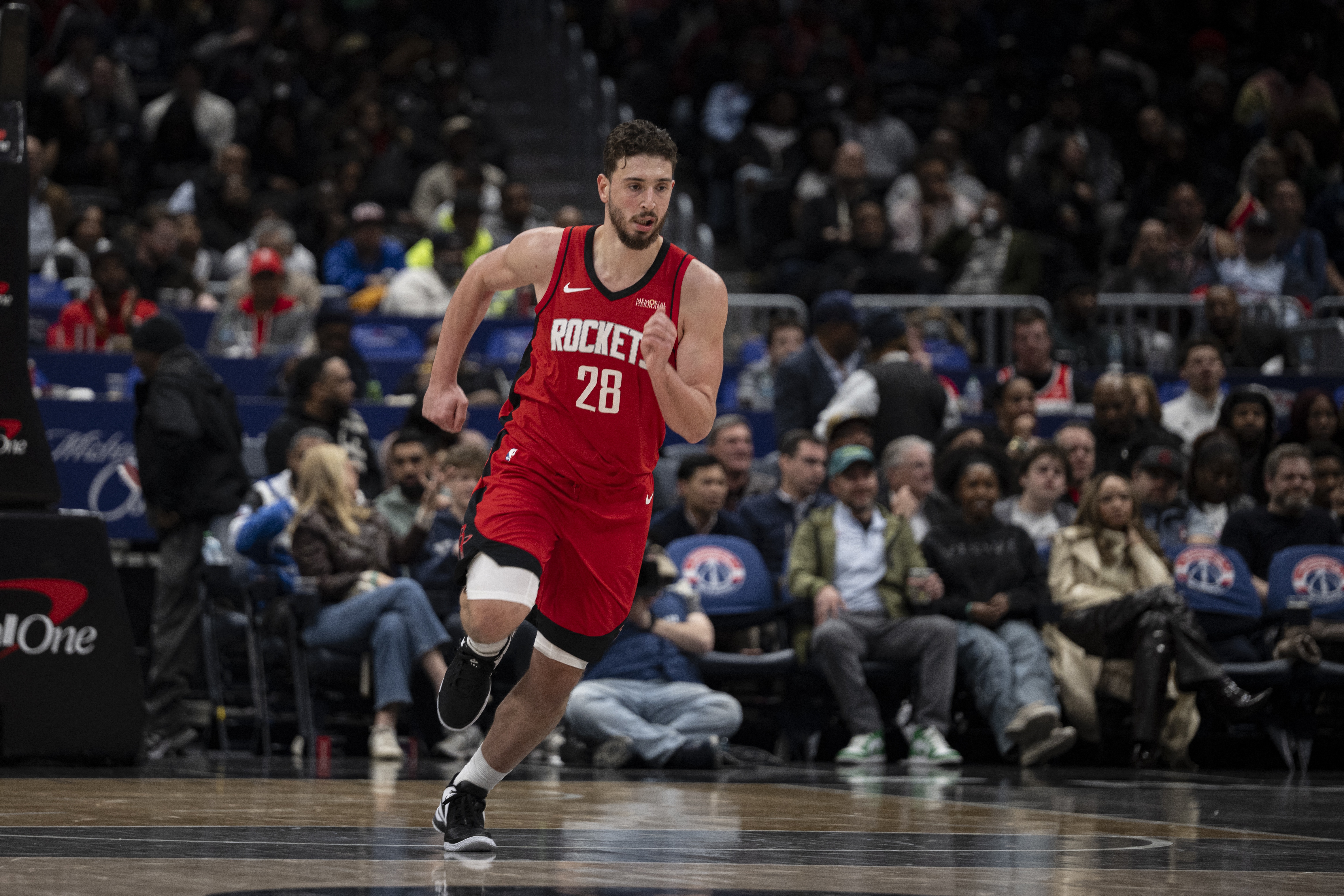 申京36+14+7+5三分0失误 火箭队史第二人比肩哈登 申京36+14+7+5三分0失误 火箭队史第二人比肩哈登