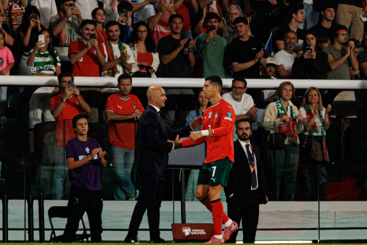 马丁内斯谈C罗伤情与角色 拒谈国家队生涯终点